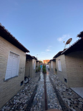 Casa em residencial, mobiliada para temporada.